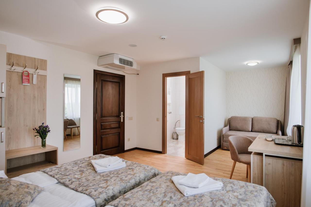 Оранта Hotel Truskavets Buitenkant foto