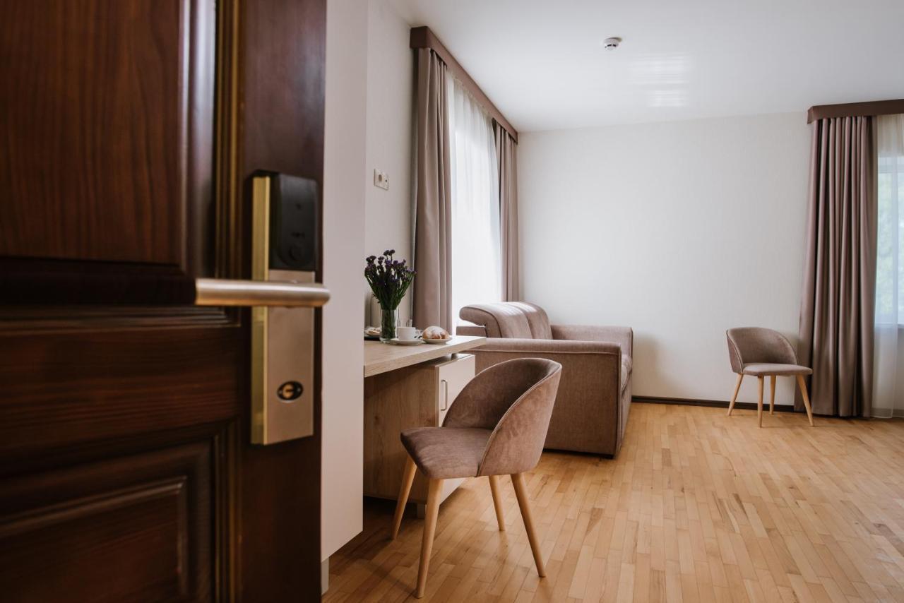 Оранта Hotel Truskavets Buitenkant foto
