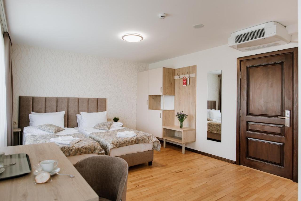 Оранта Hotel Truskavets Buitenkant foto