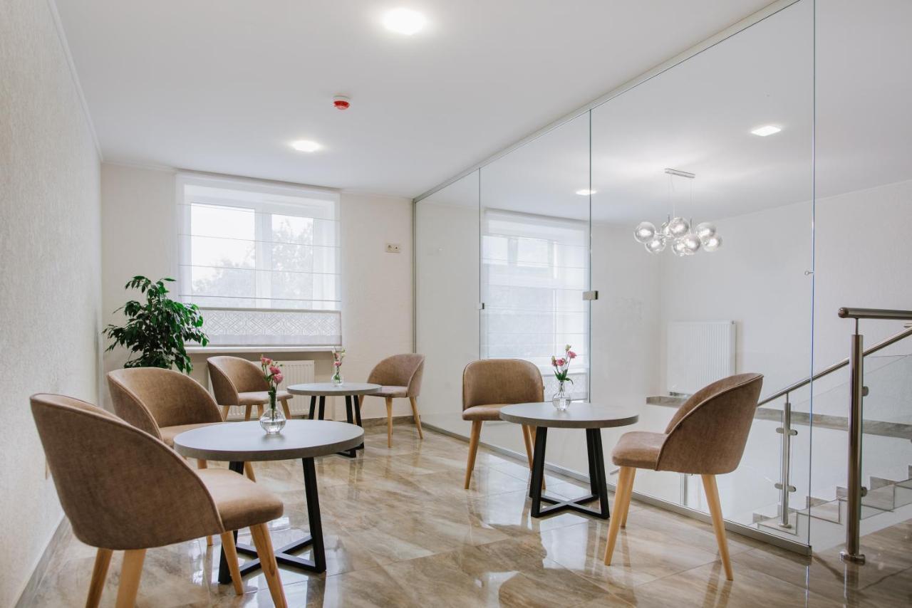 Оранта Hotel Truskavets Buitenkant foto