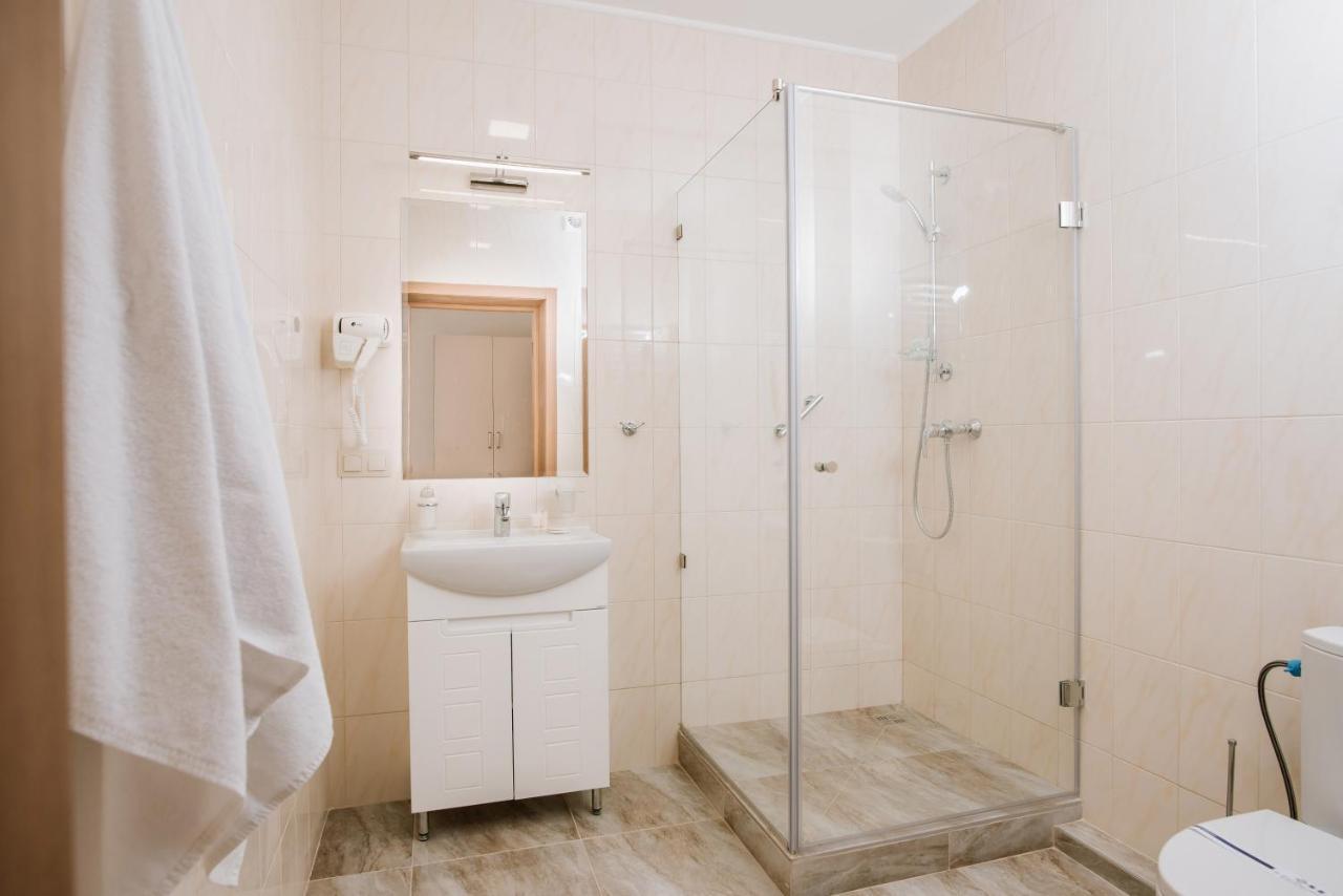 Оранта Hotel Truskavets Buitenkant foto