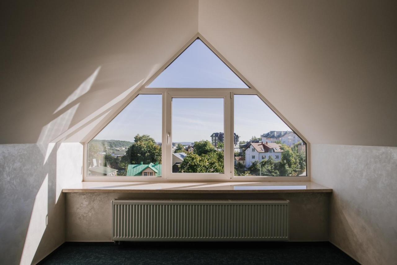Оранта Hotel Truskavets Buitenkant foto