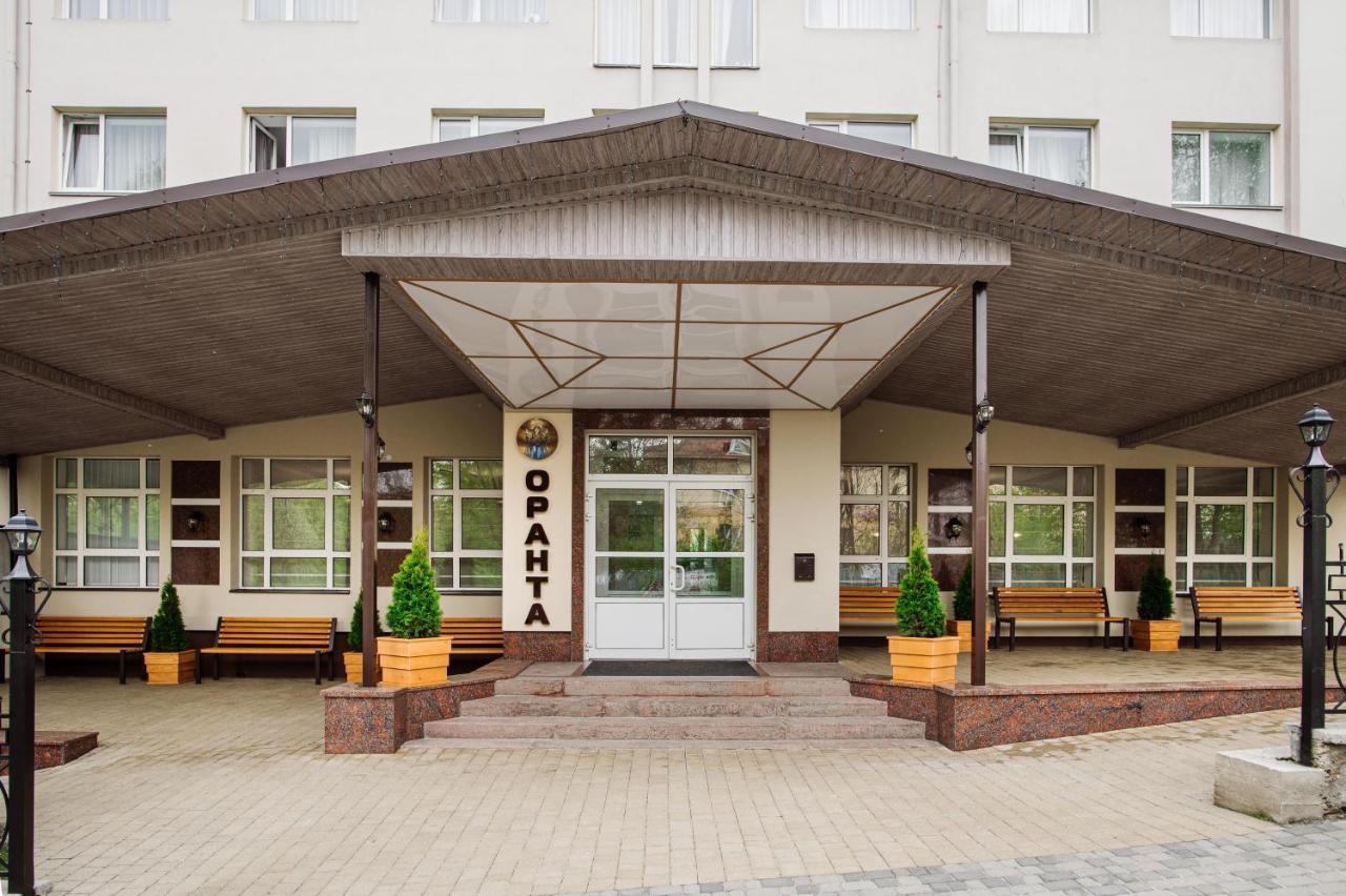 Оранта Hotel Truskavets Buitenkant foto