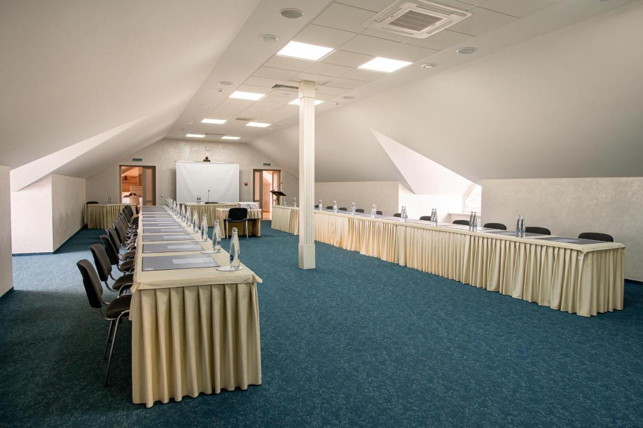 Оранта Hotel Truskavets Buitenkant foto